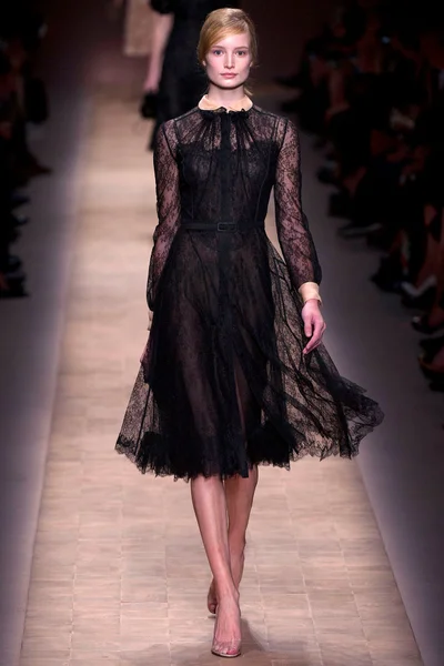 Look 18